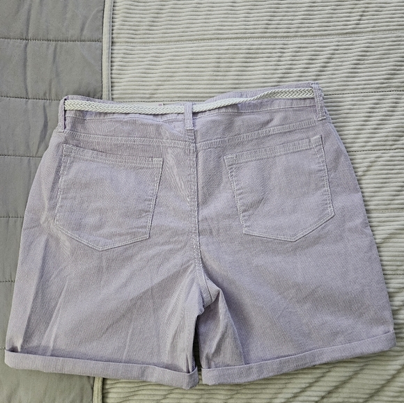 Riders by Lee Women's Lavender White Pin Stripe Midrise Shorts Size 16 - Picture 9 of 9